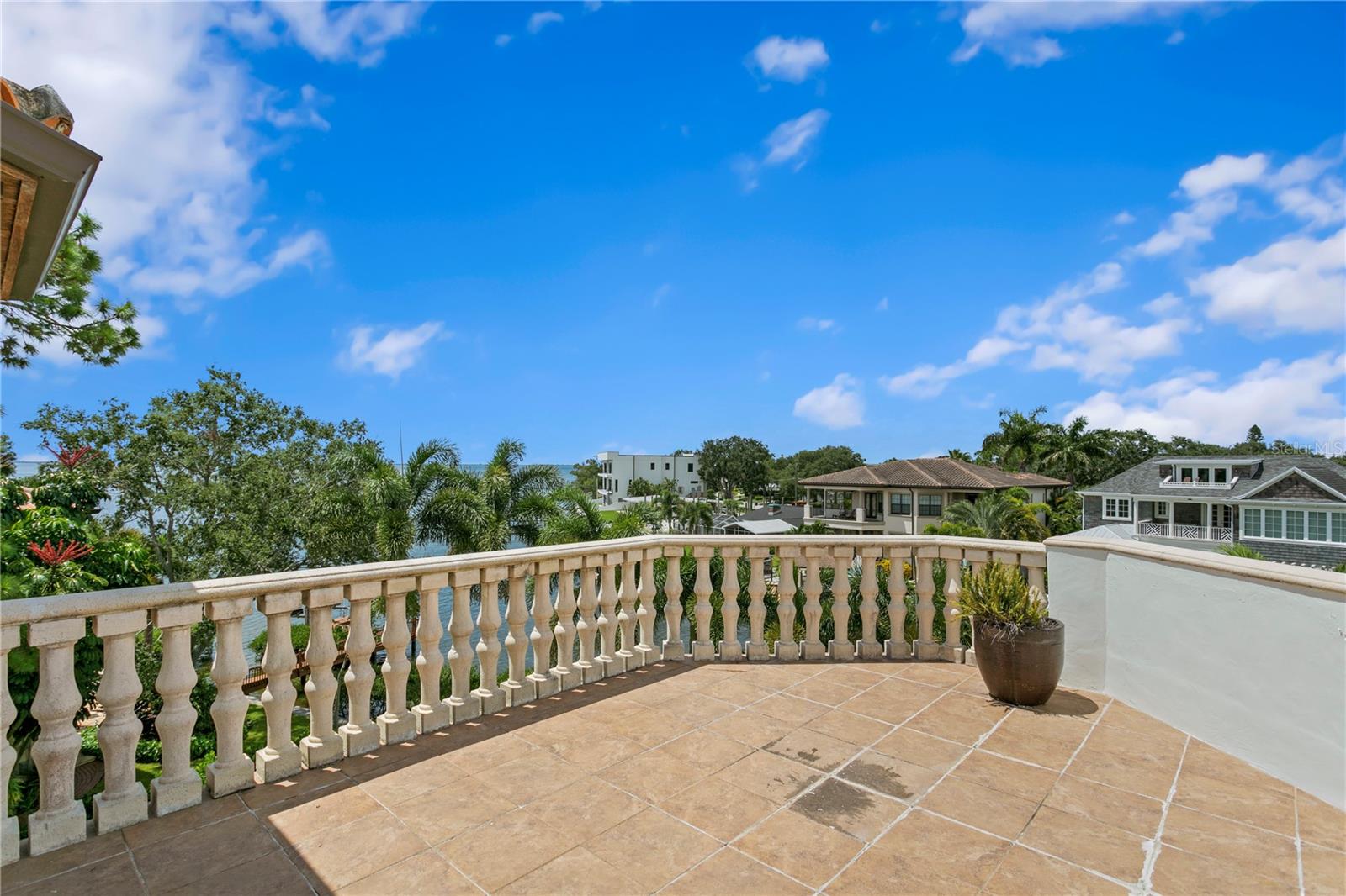 TB8463472 Property Photo