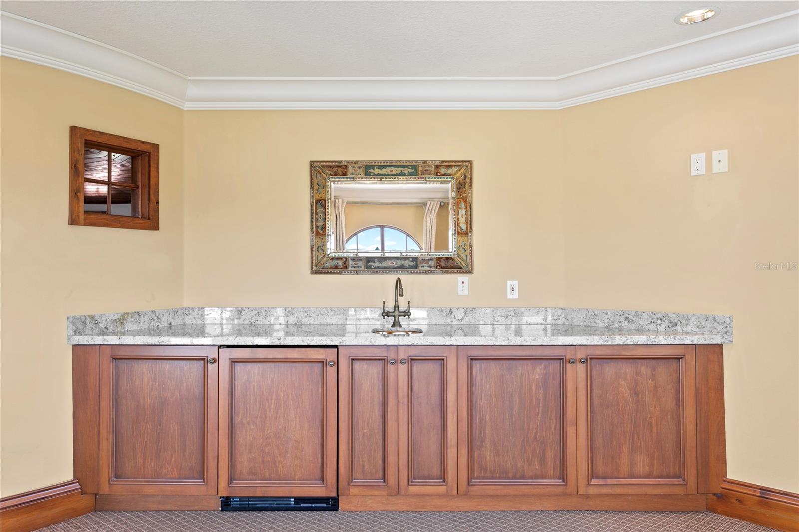 TB8463472 Property Photo