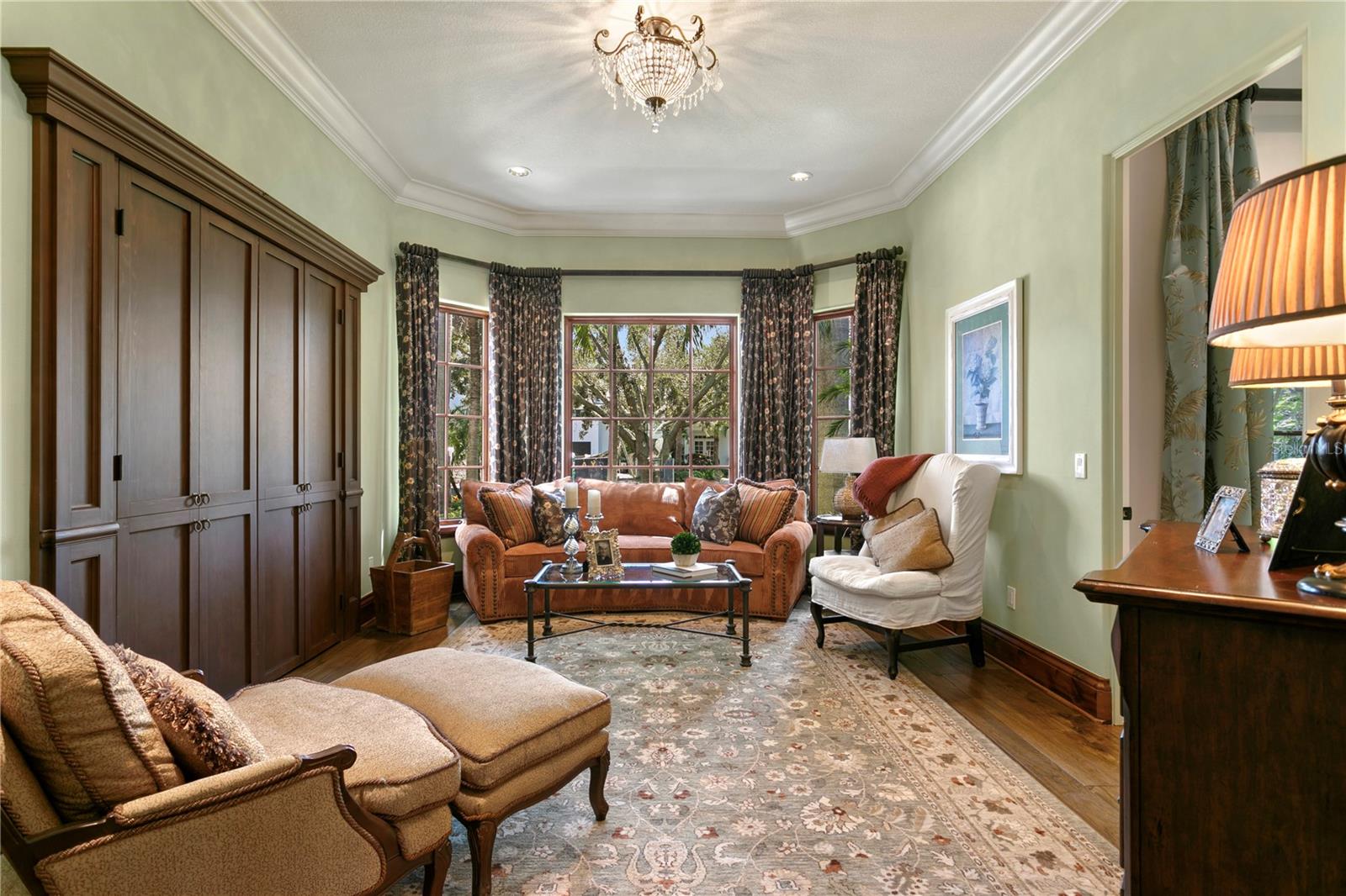 TB8463472 Property Photo