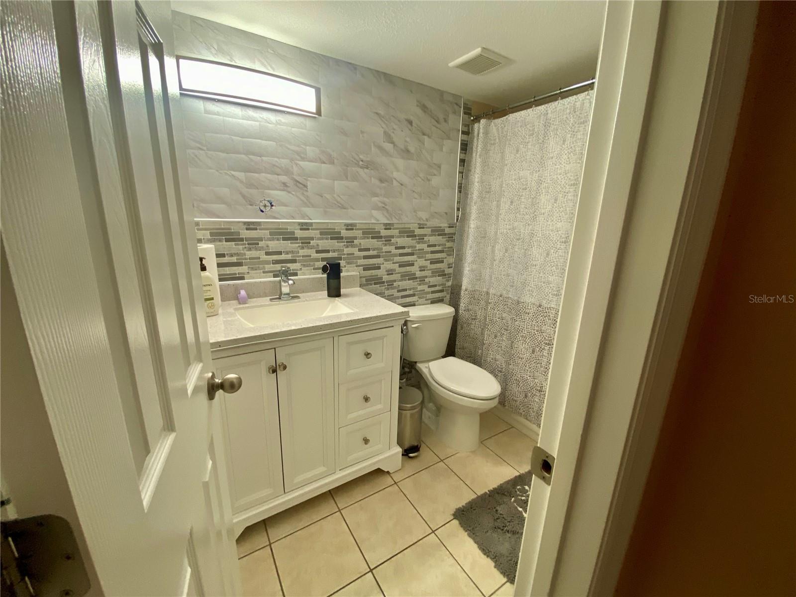 TB8463478 Property Photo