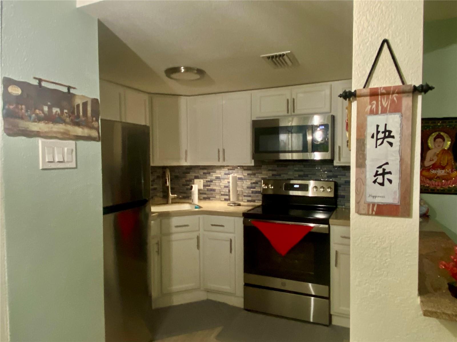 TB8463478 Property Photo