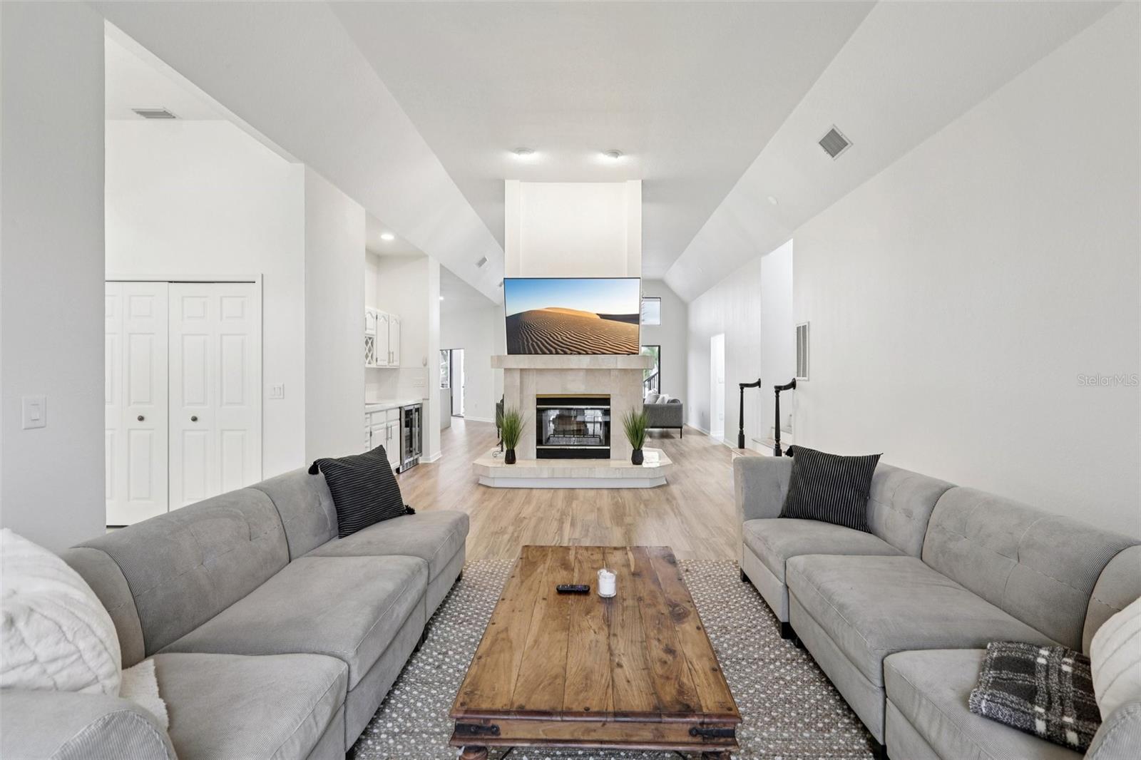 TB8463487 Property Photo