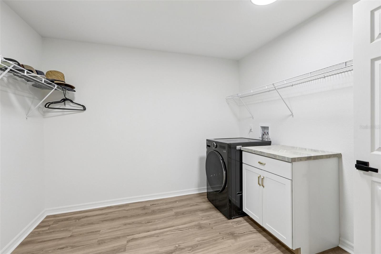 TB8463487 Property Photo