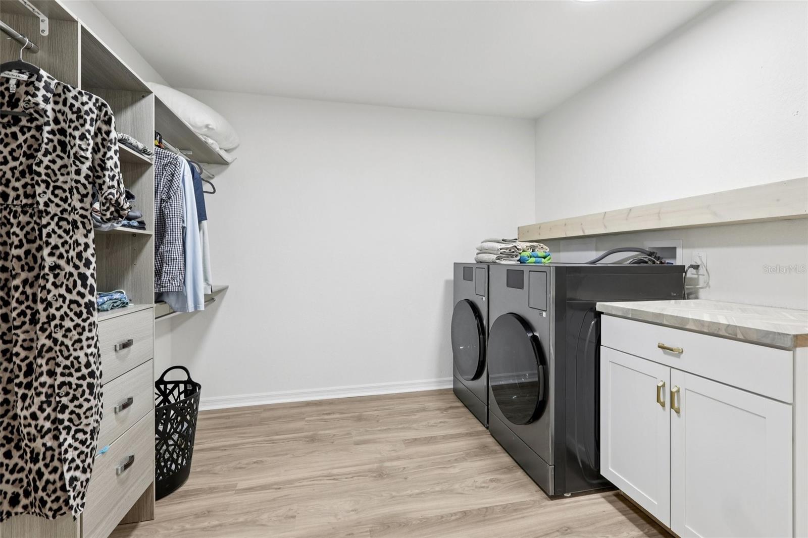 TB8463487 Property Photo