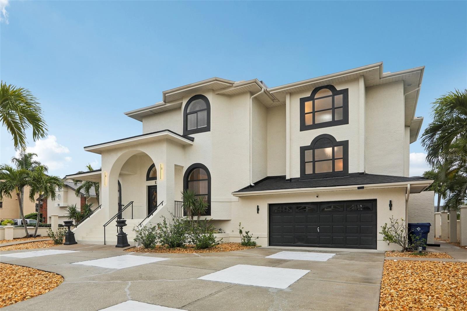 TB8463487 Property Photo