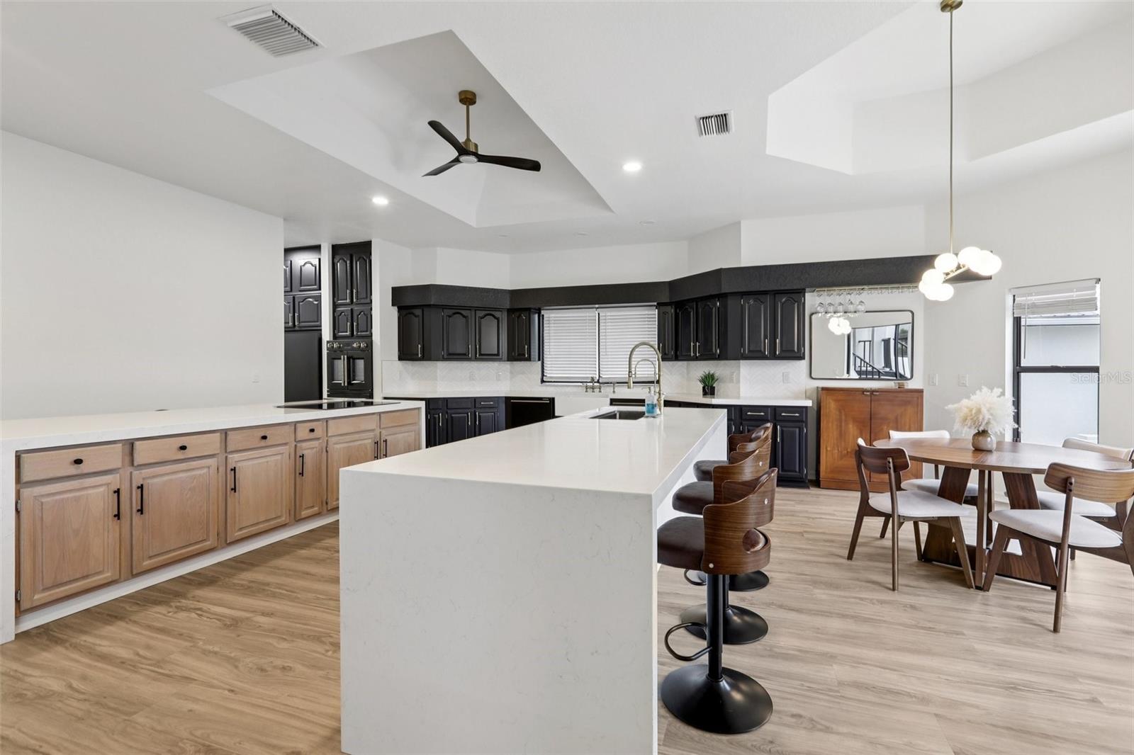 TB8463487 Property Photo