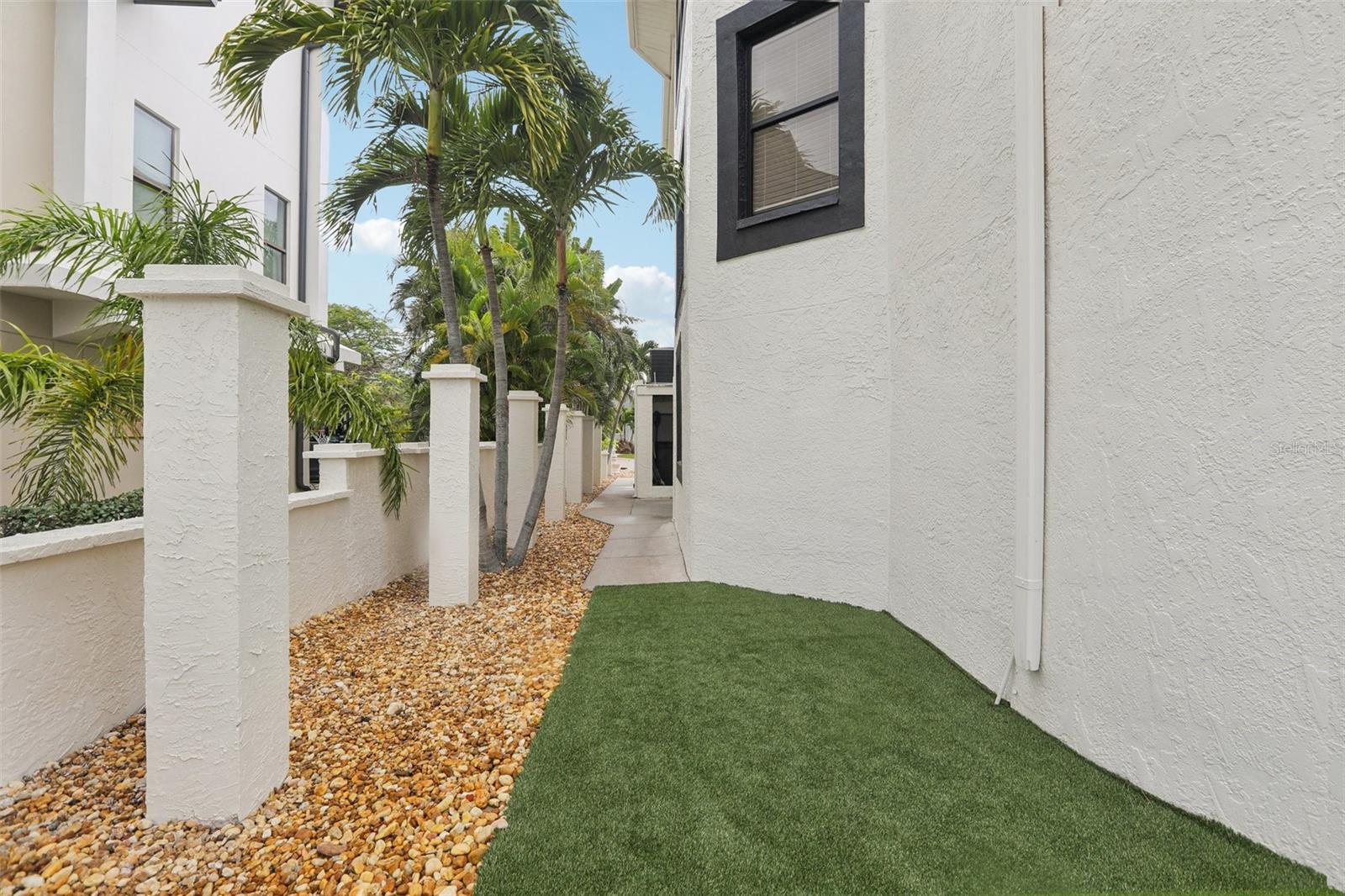 TB8463487 Property Photo