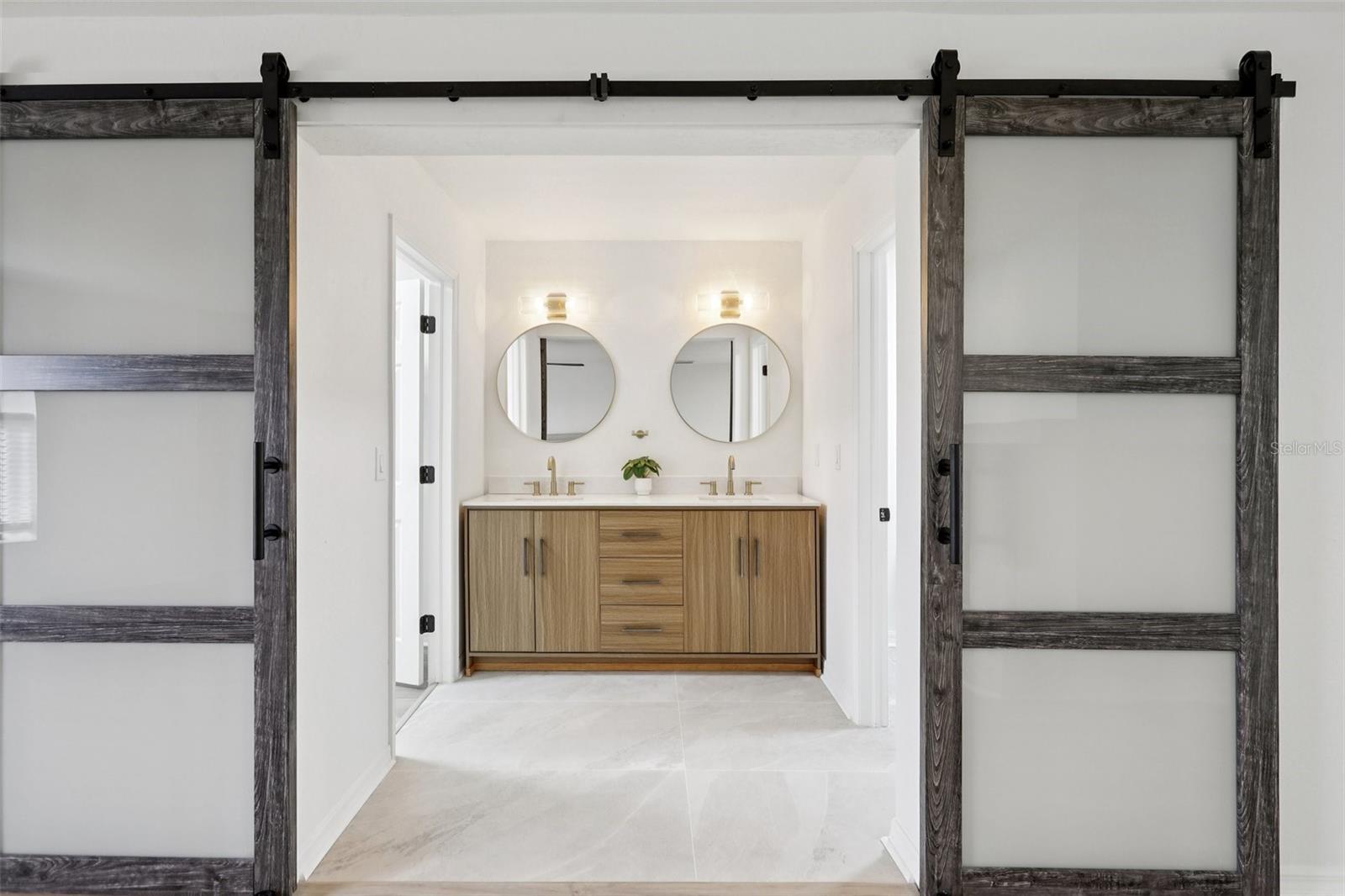 TB8463487 Property Photo