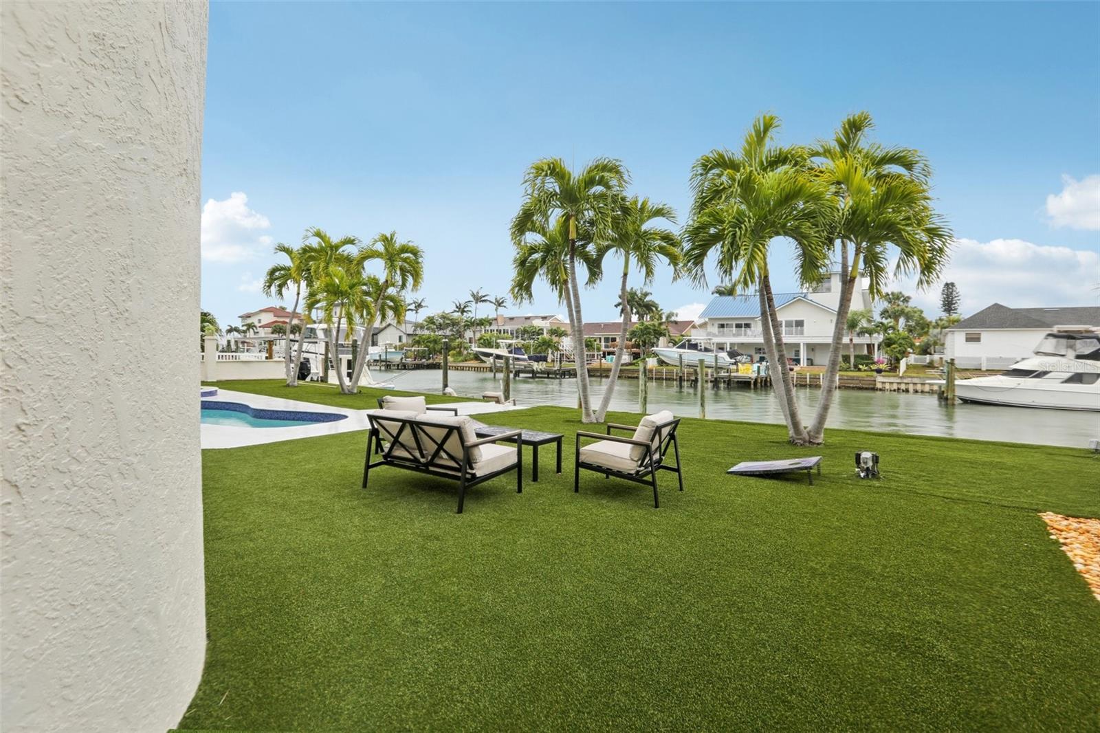 TB8463487 Property Photo