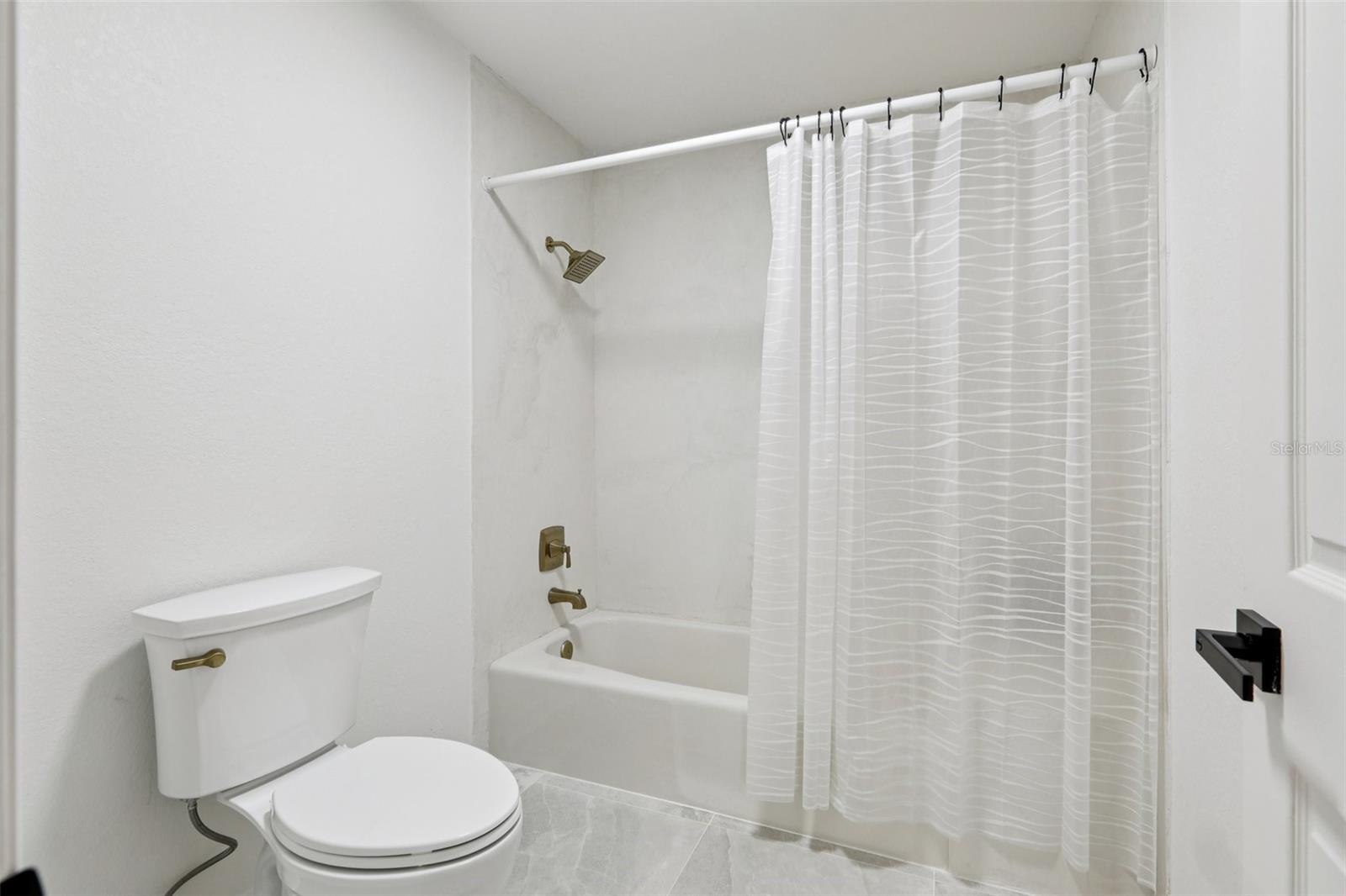 TB8463487 Property Photo