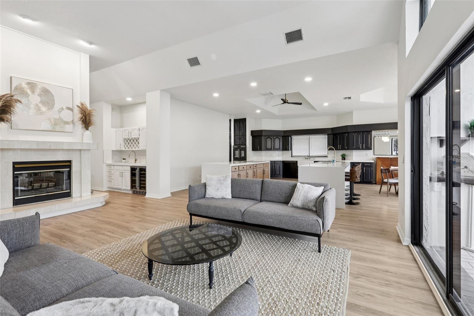 TB8463487 Property Photo