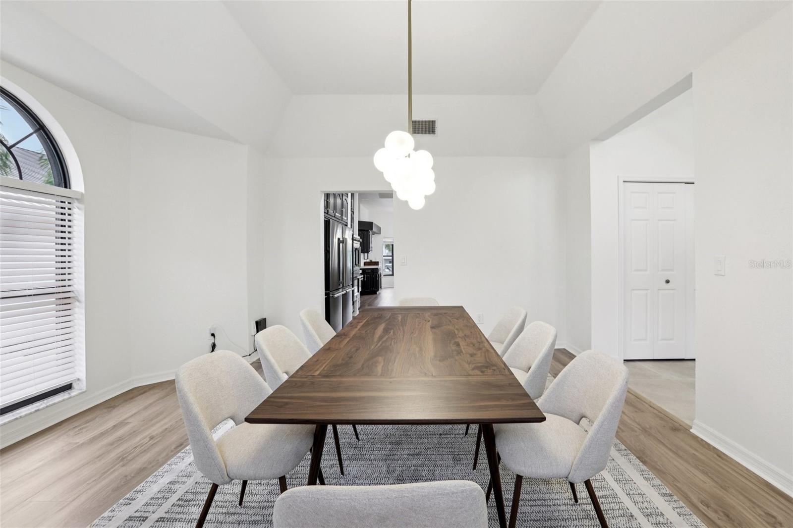 TB8463487 Property Photo