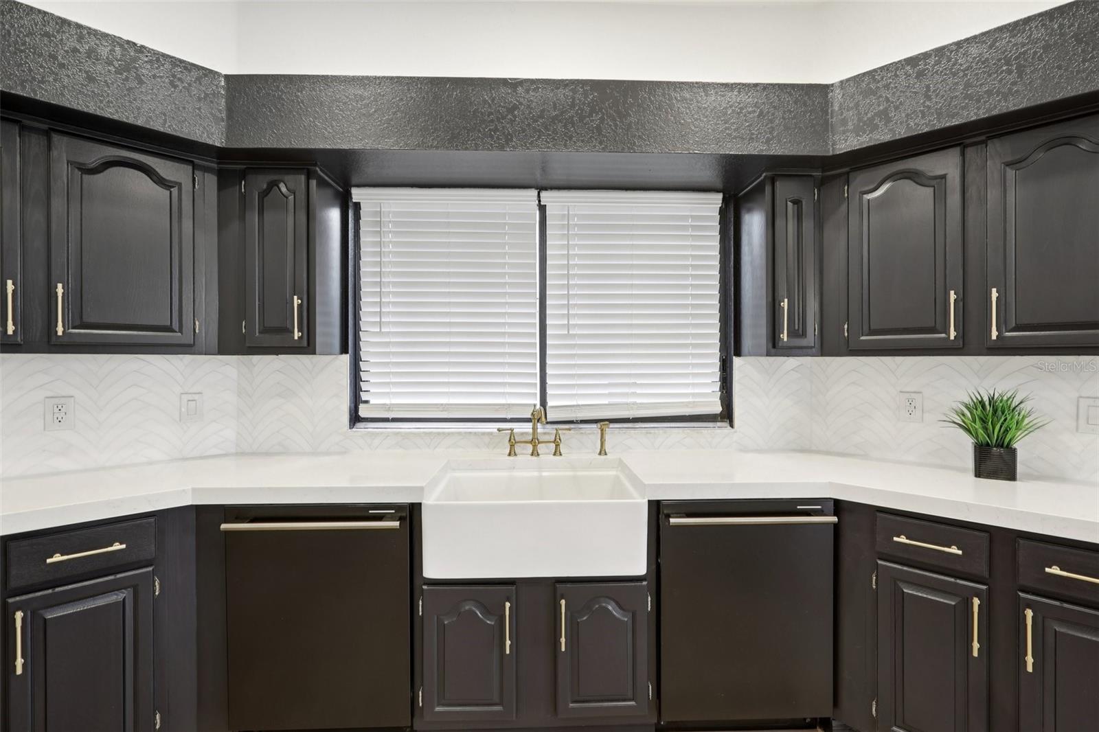 TB8463487 Property Photo