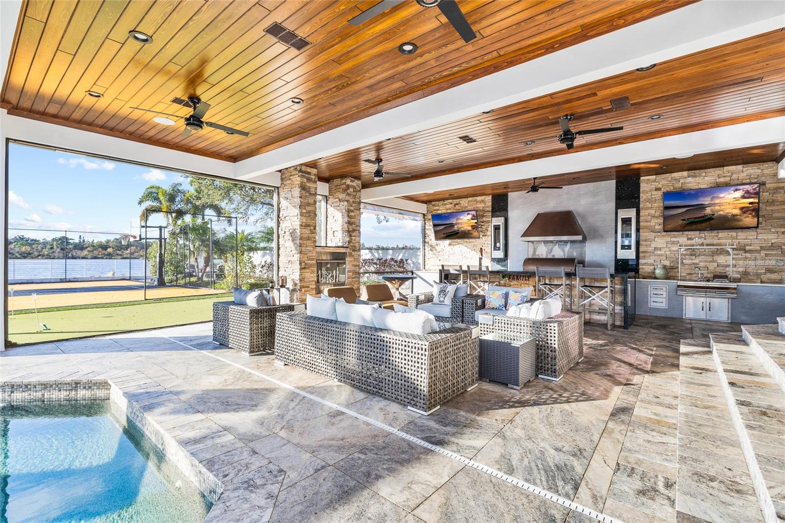 A4677883 Property Photo