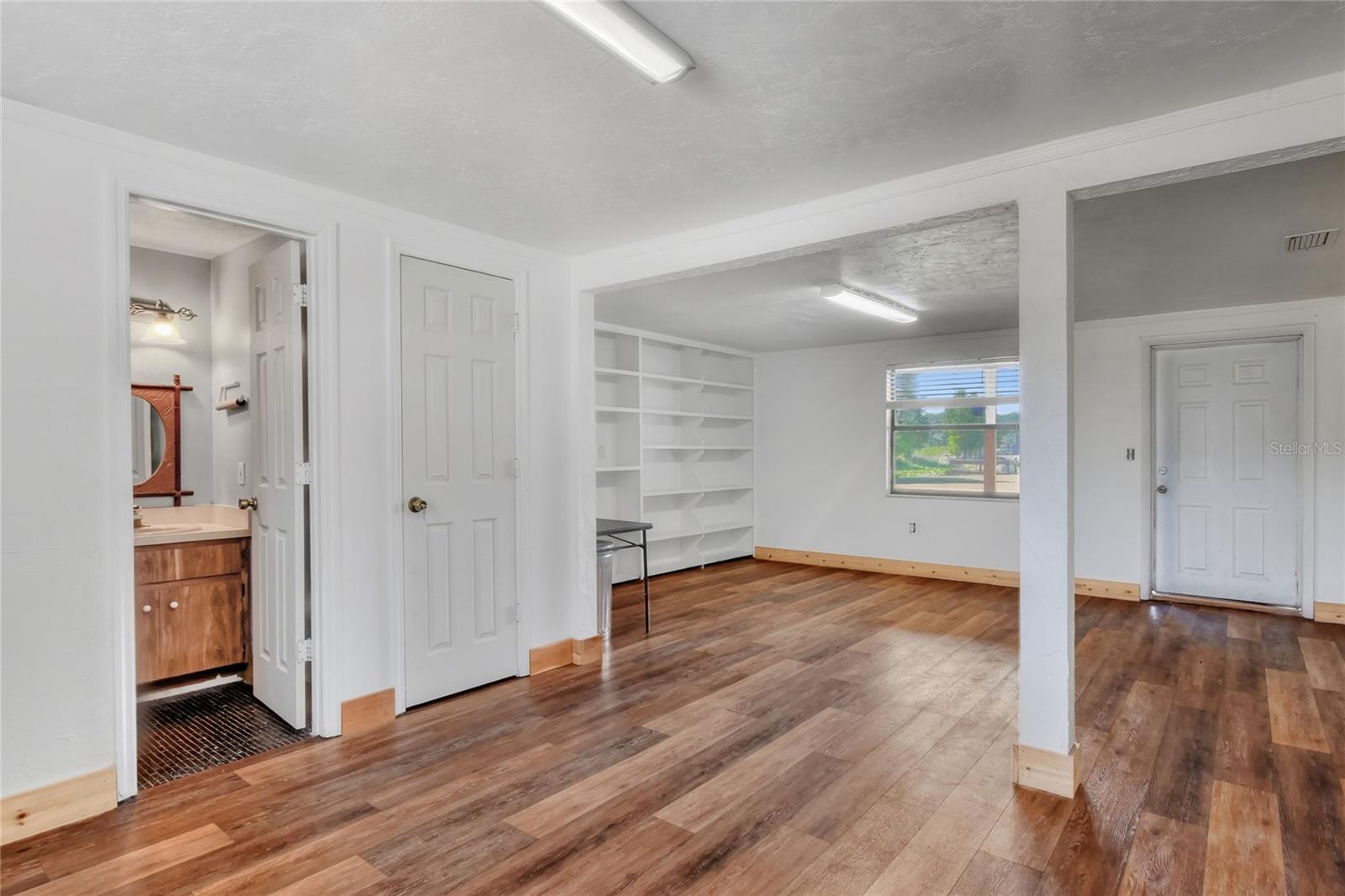 TB8463525 Property Photo