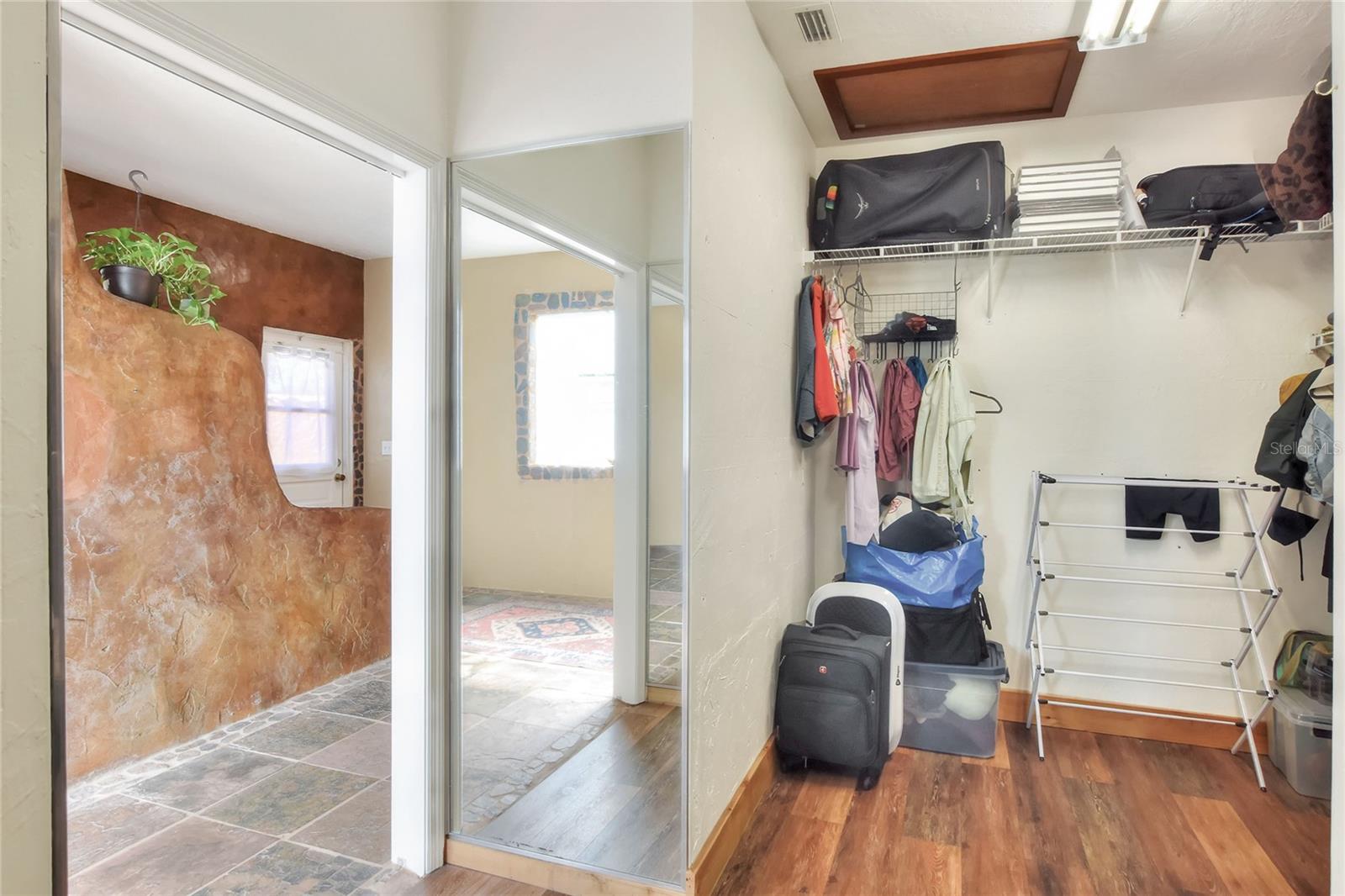 TB8463525 Property Photo