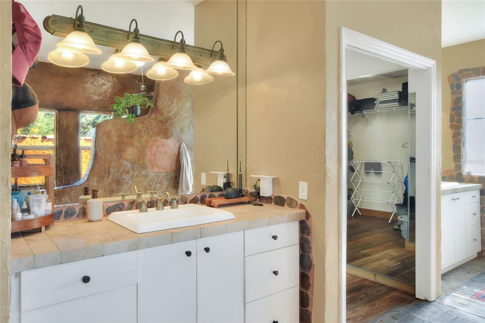 TB8463525 Property Photo