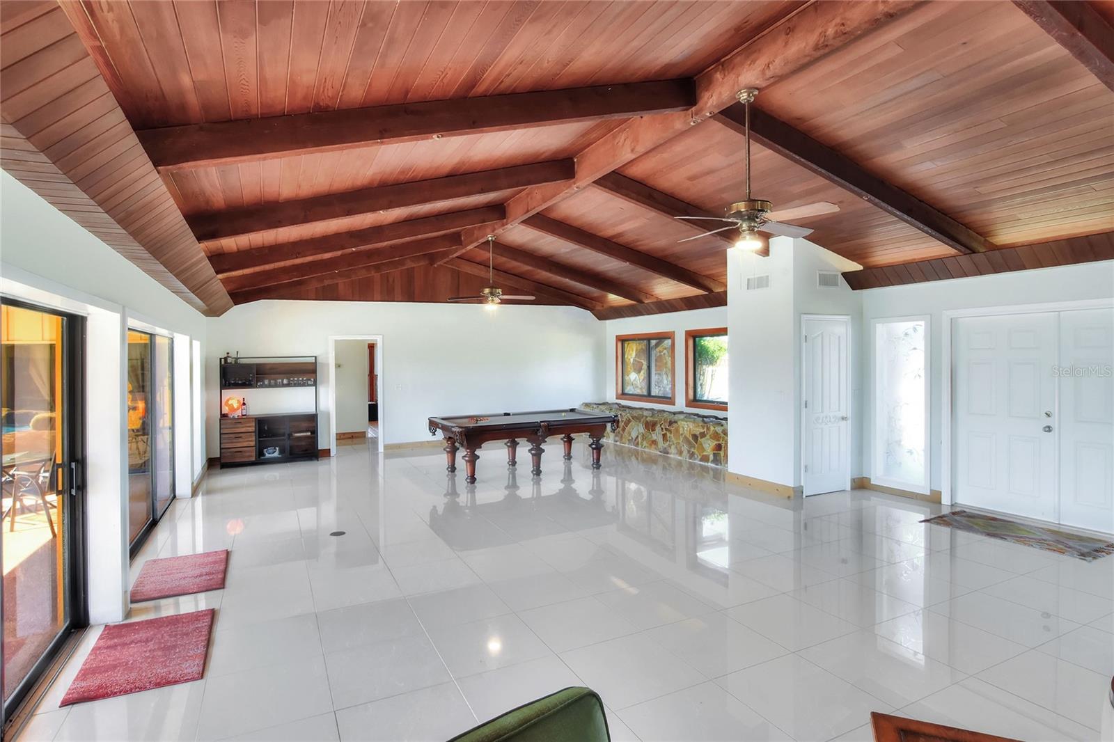 TB8463525 Property Photo