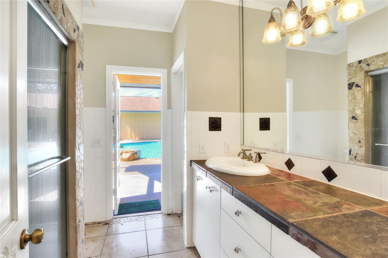 TB8463525 Property Photo