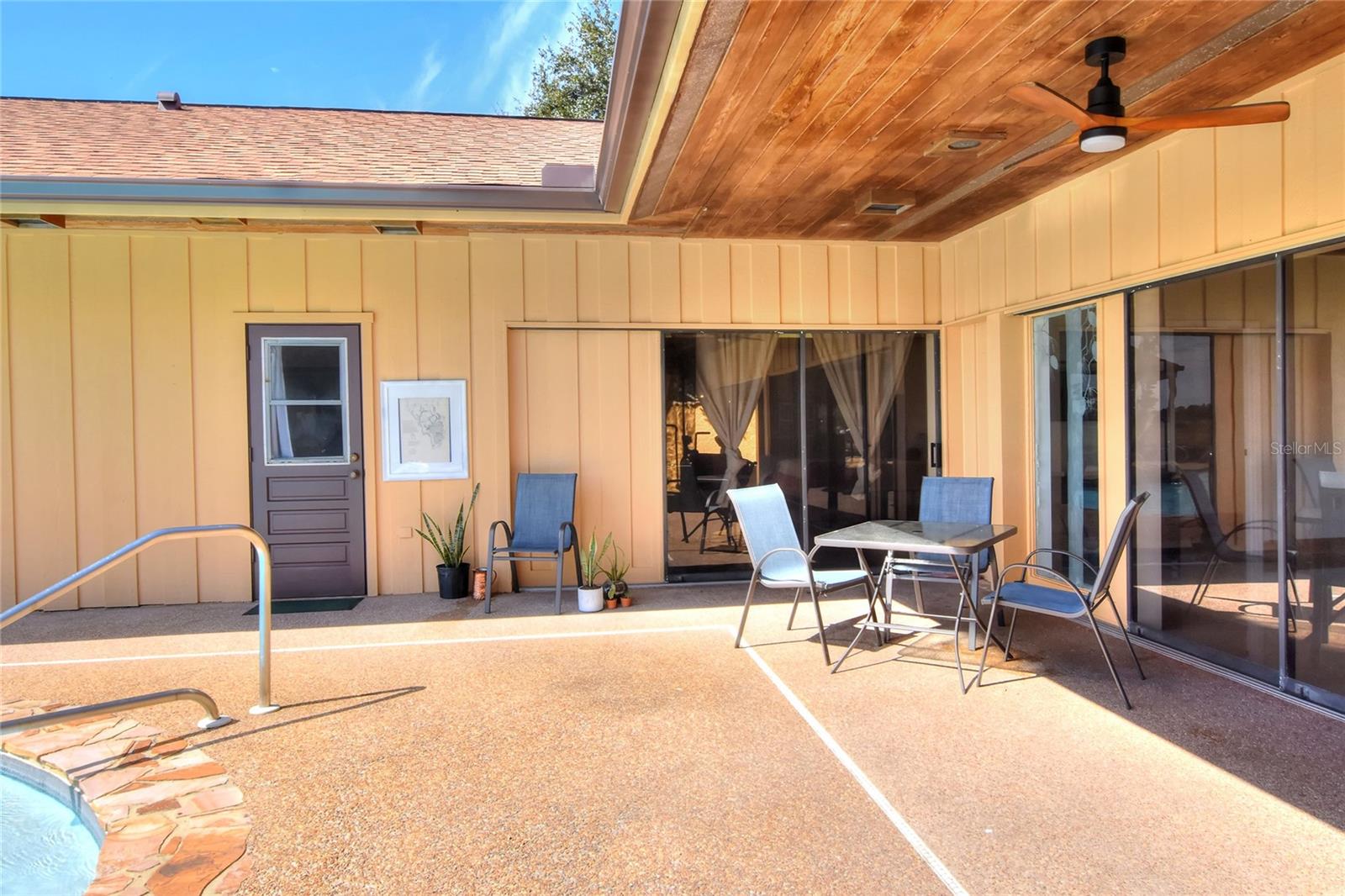 TB8463525 Property Photo