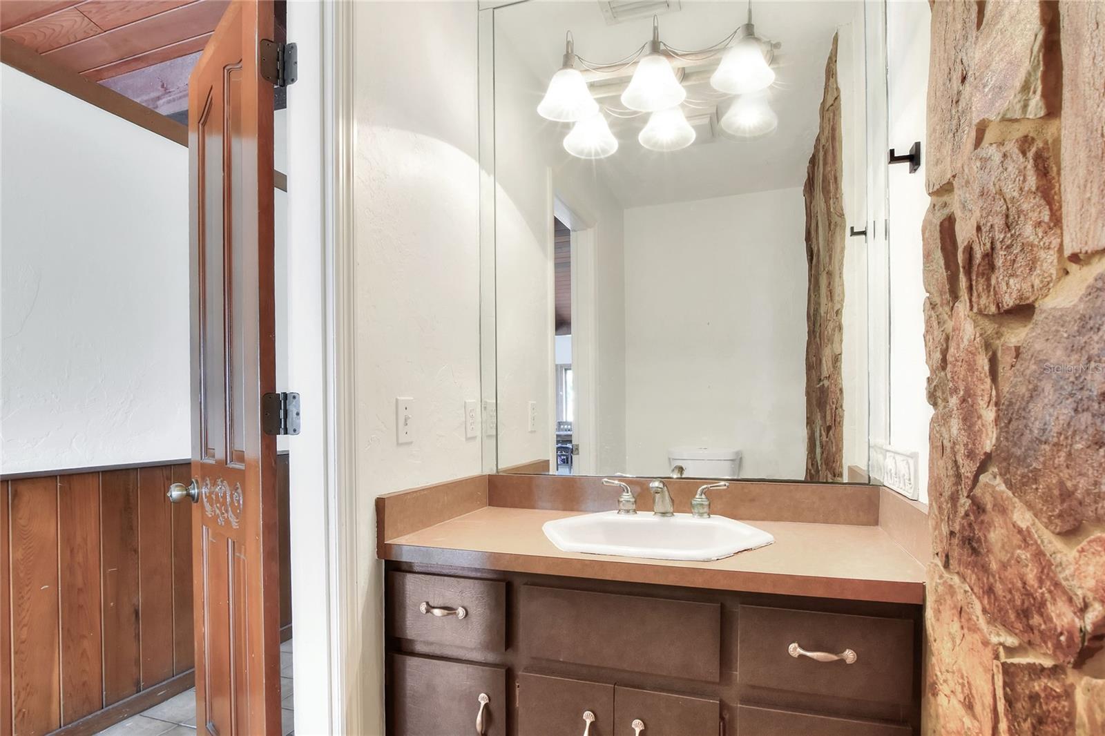 TB8463525 Property Photo