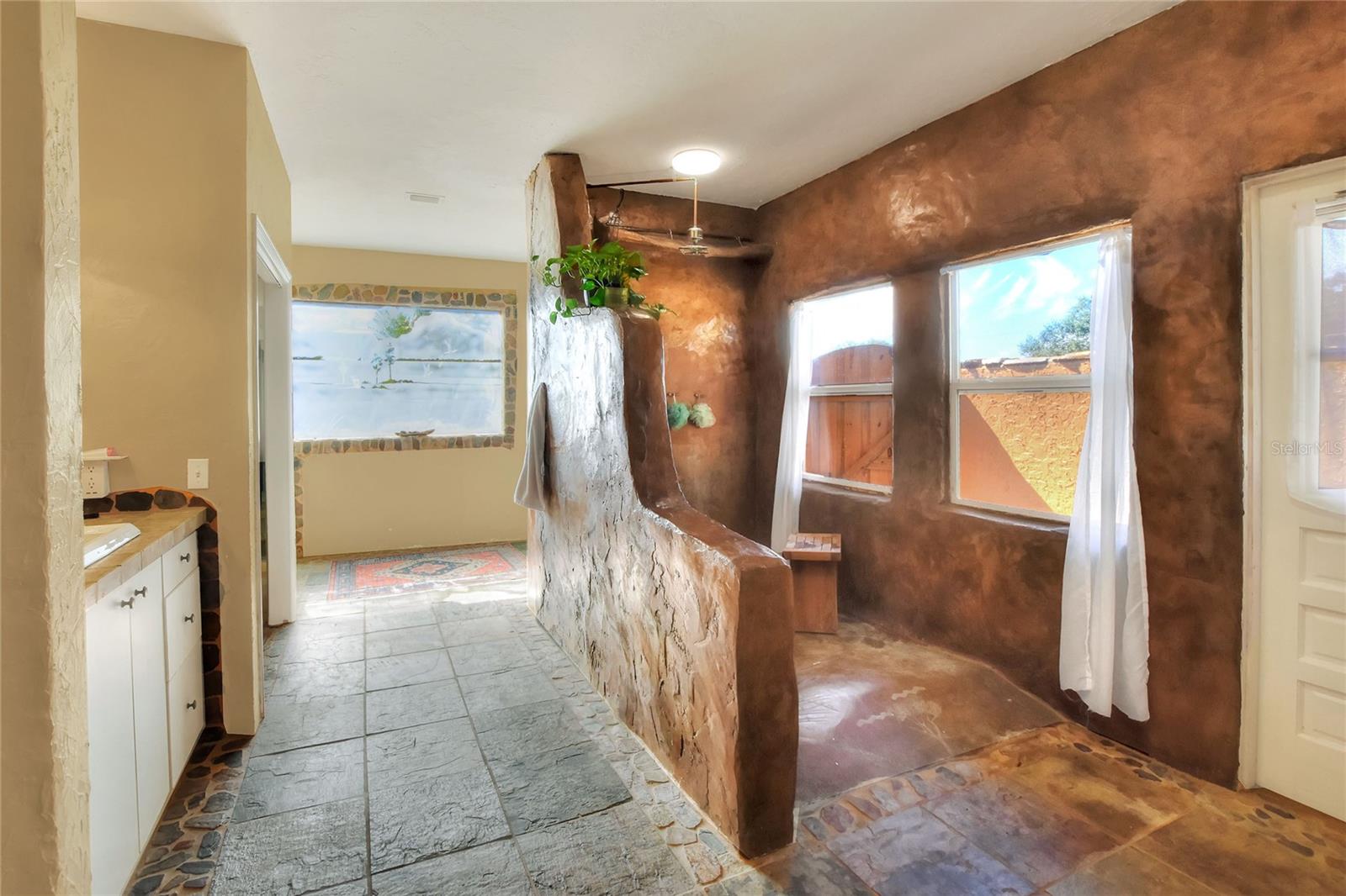 TB8463525 Property Photo