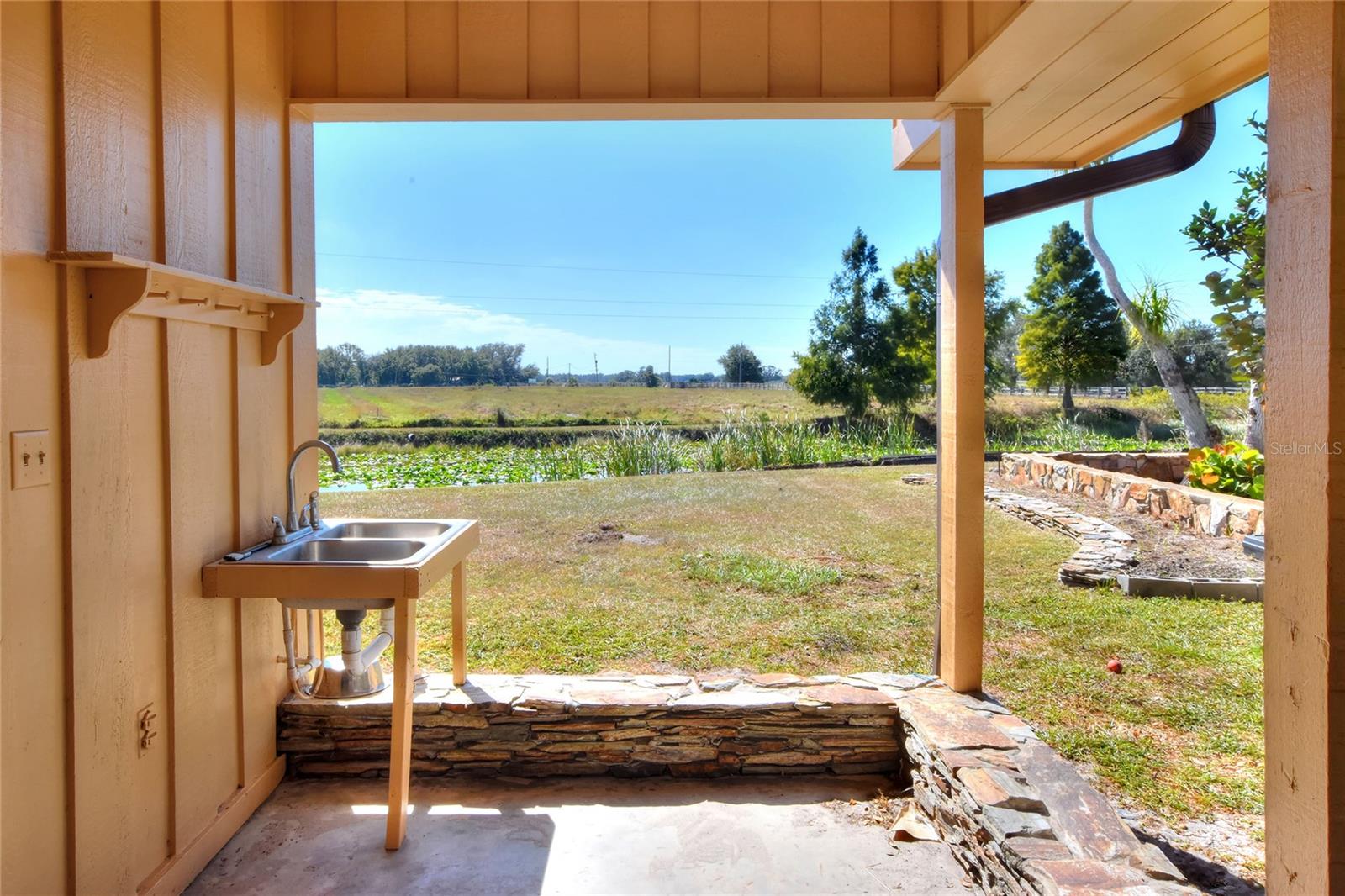 TB8463525 Property Photo