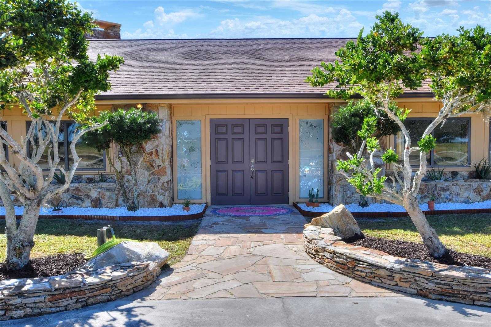 TB8463525 Property Photo