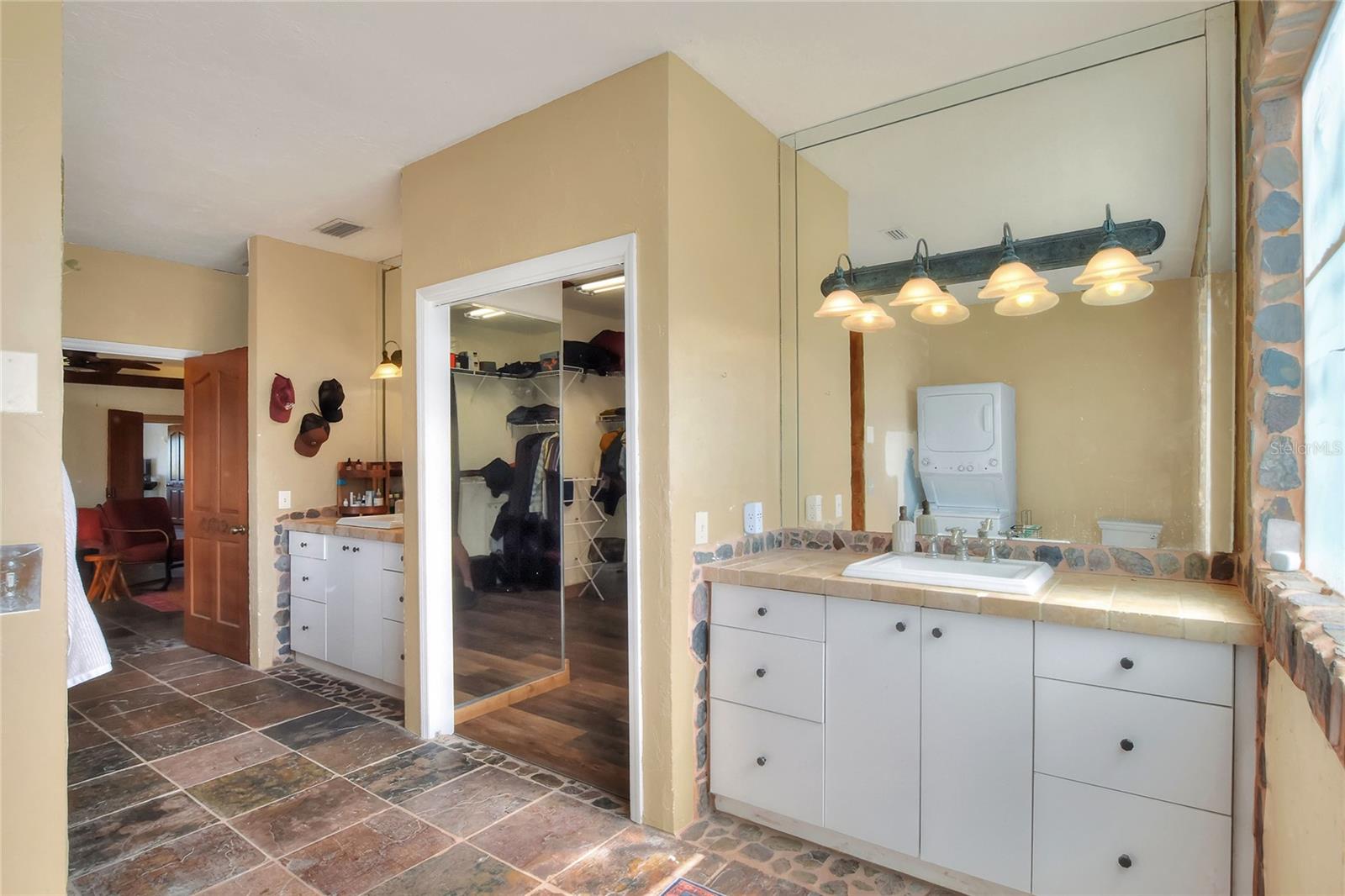 TB8463525 Property Photo