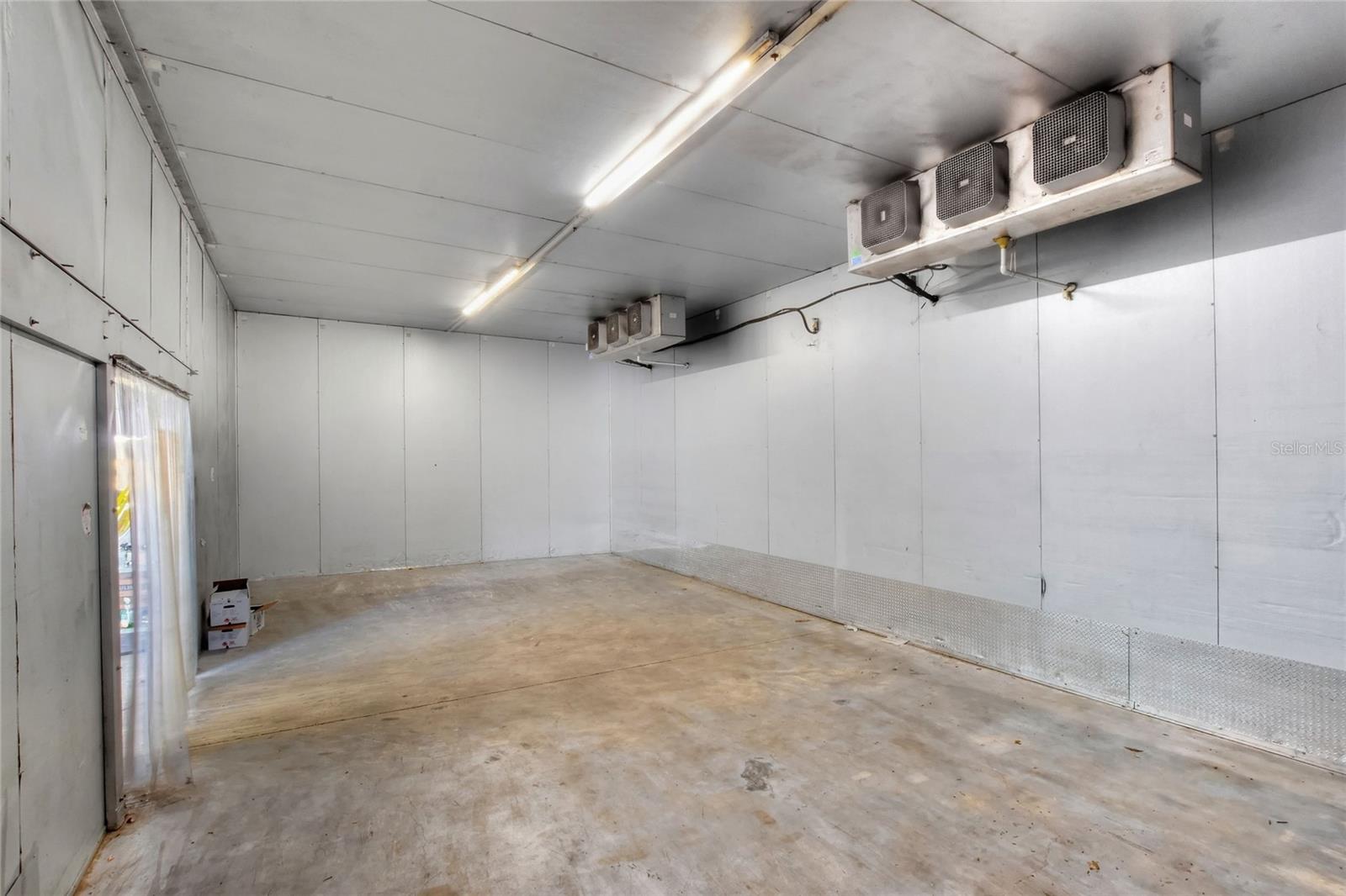 TB8463525 Property Photo