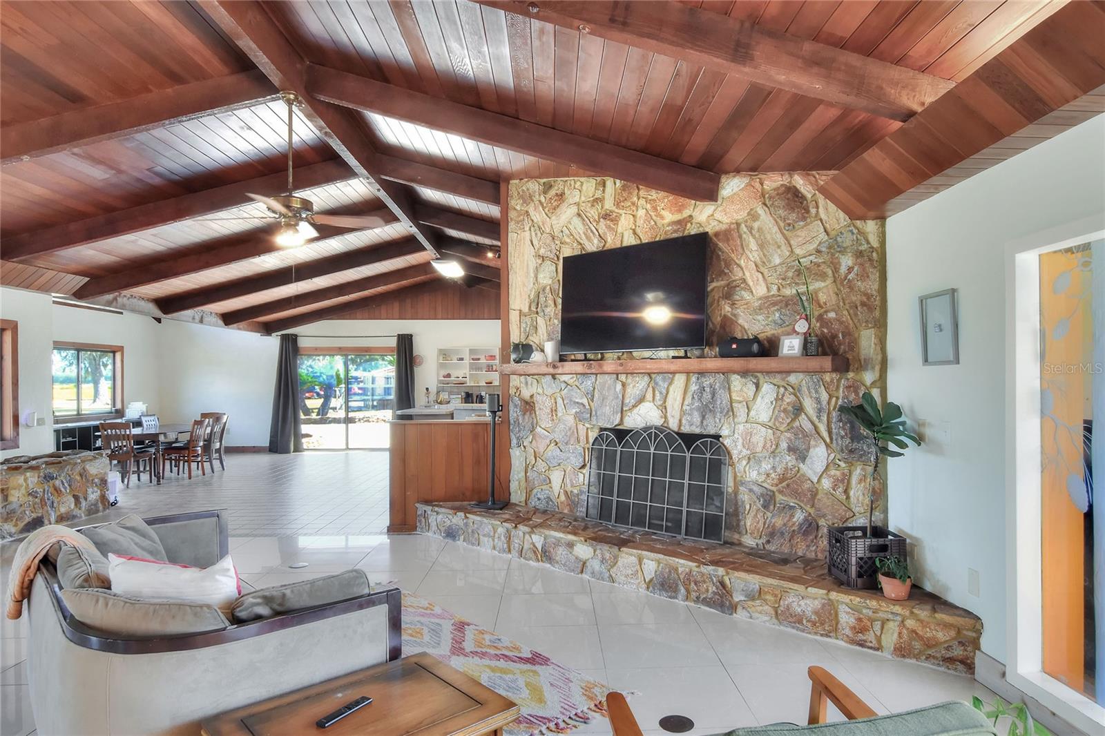 TB8463525 Property Photo