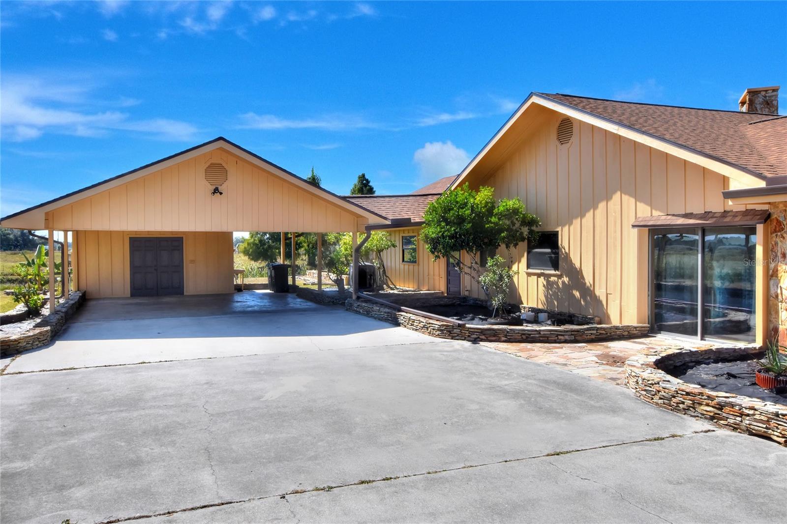 TB8463525 Property Photo