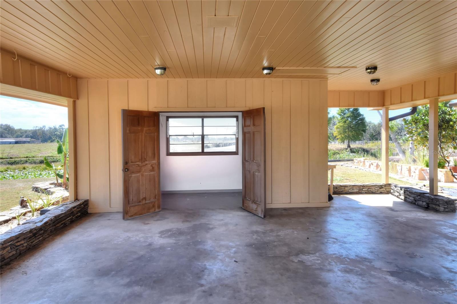 TB8463525 Property Photo