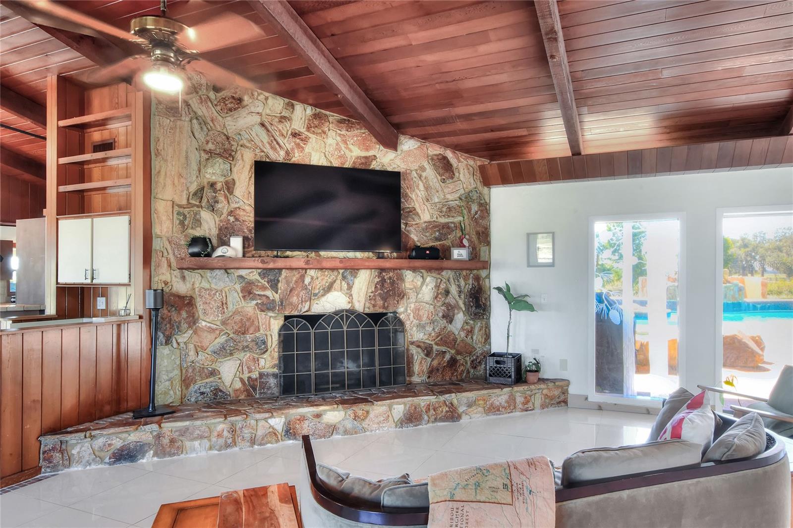 TB8463525 Property Photo