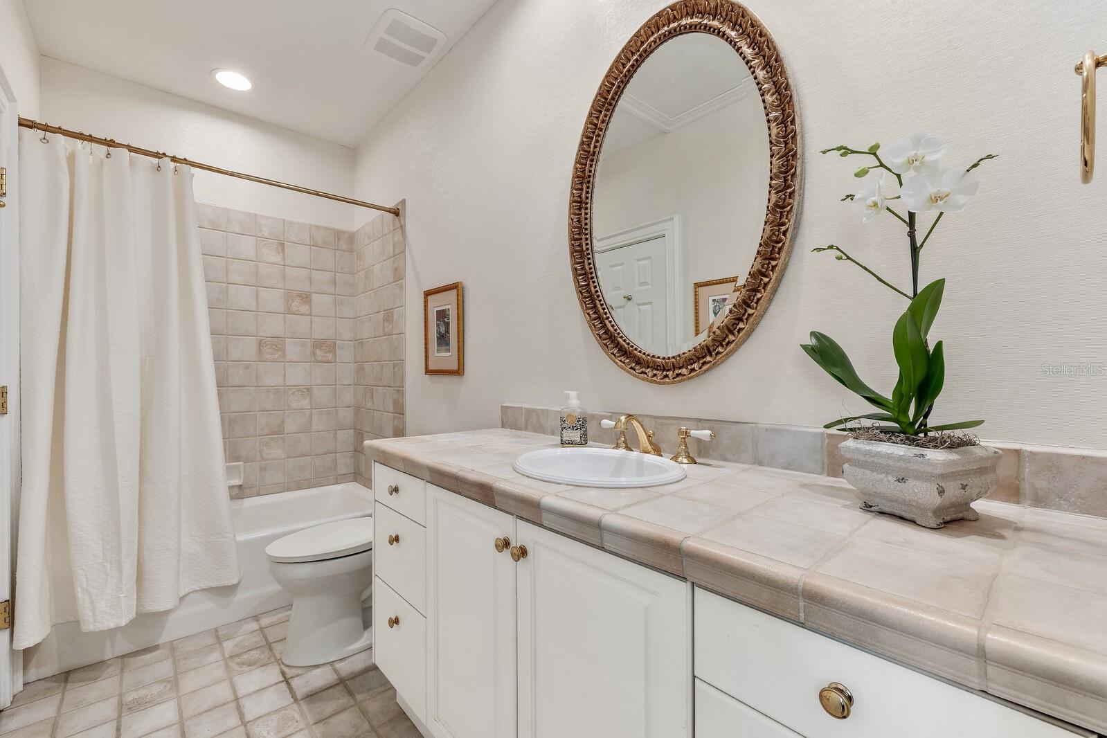 D6145548 Property Photo