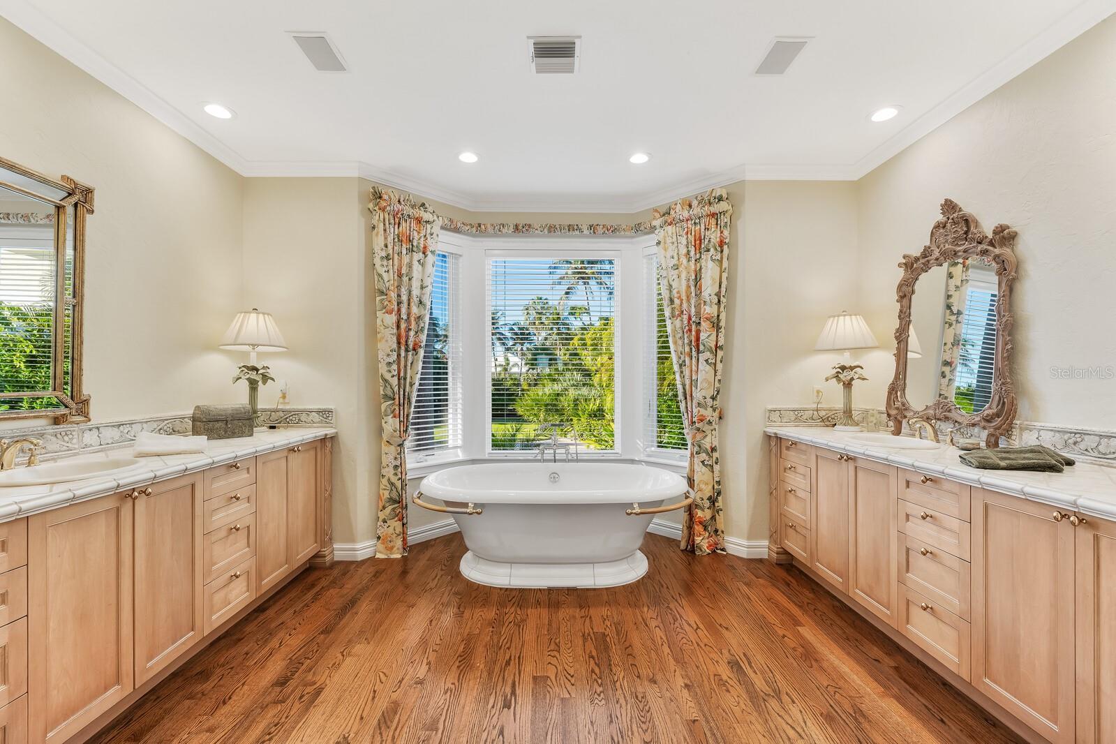 D6145548 Property Photo