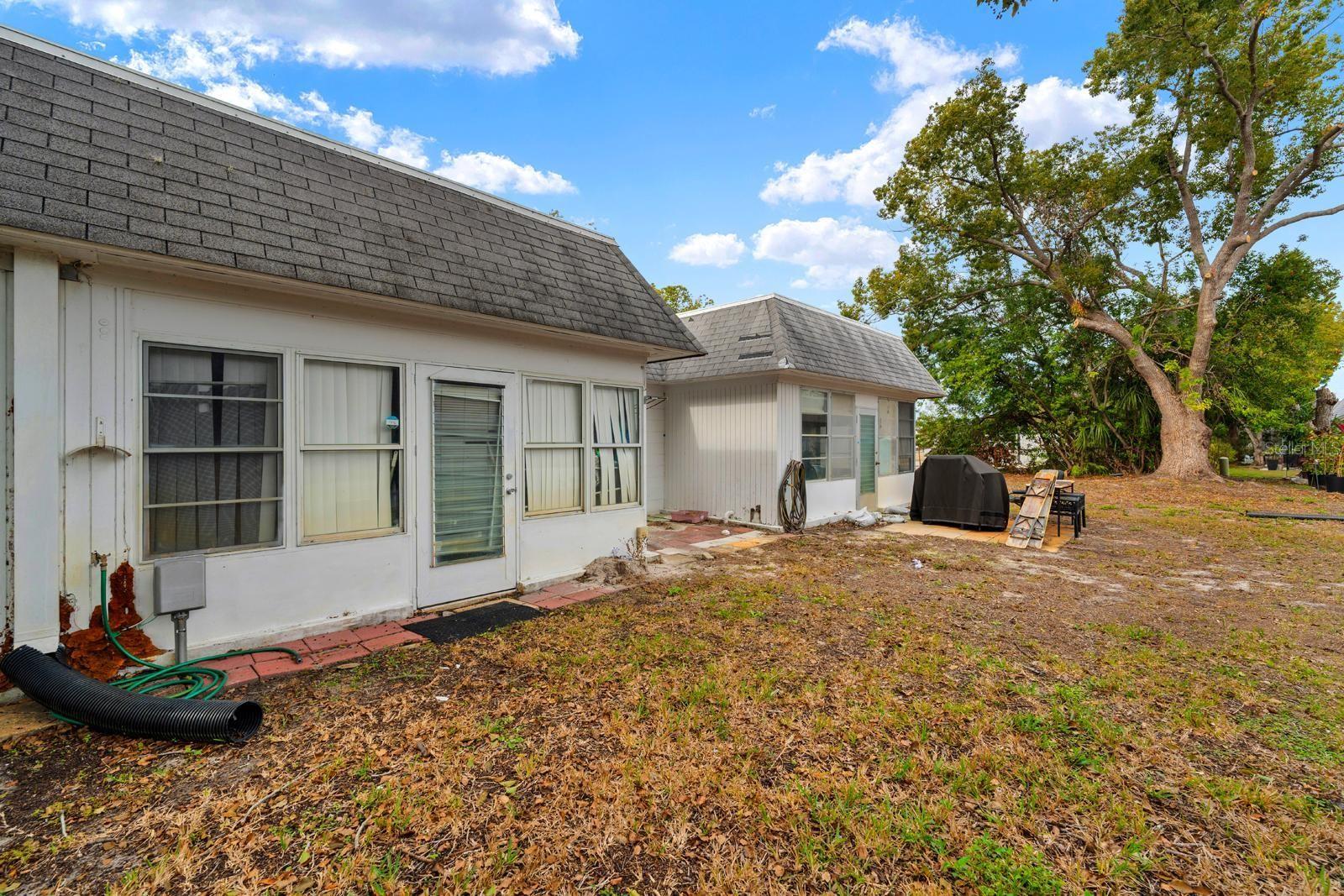 TB8463559 Property Photo