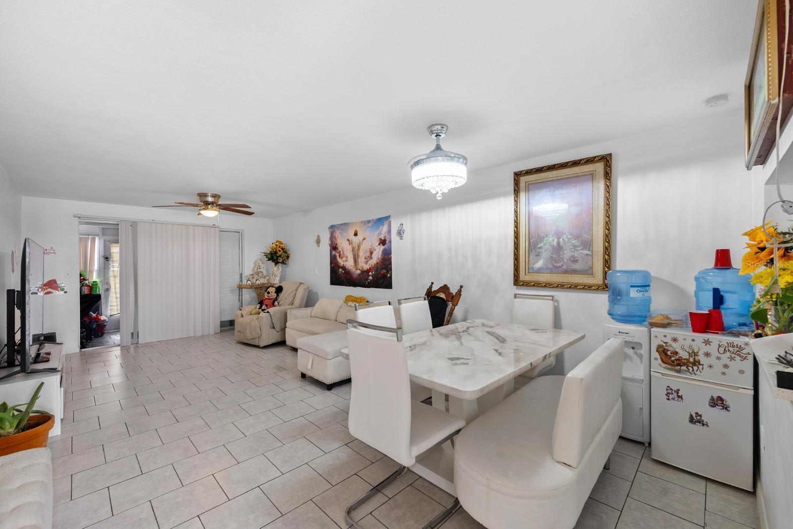 TB8463559 Property Photo