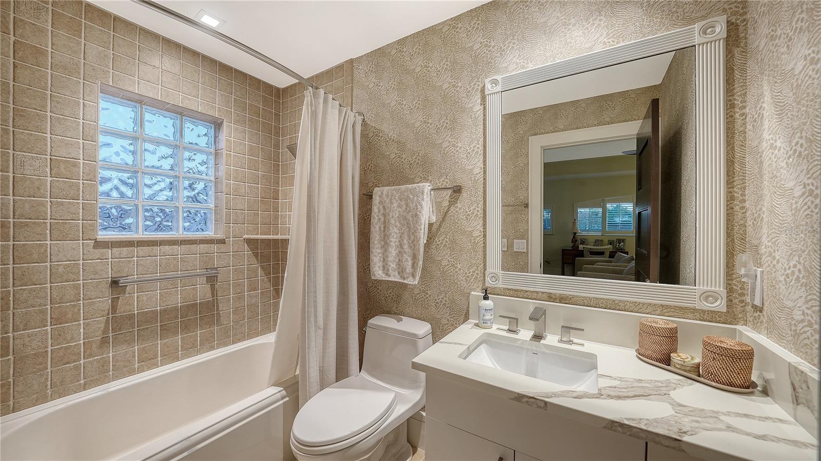 A4677923 Property Photo