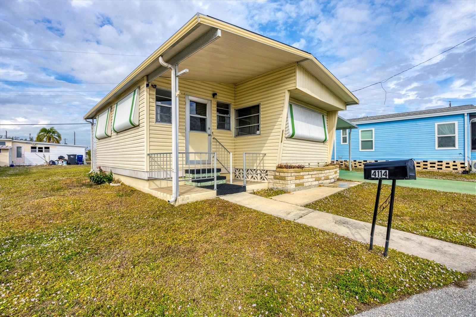 A4677928 Property Photo