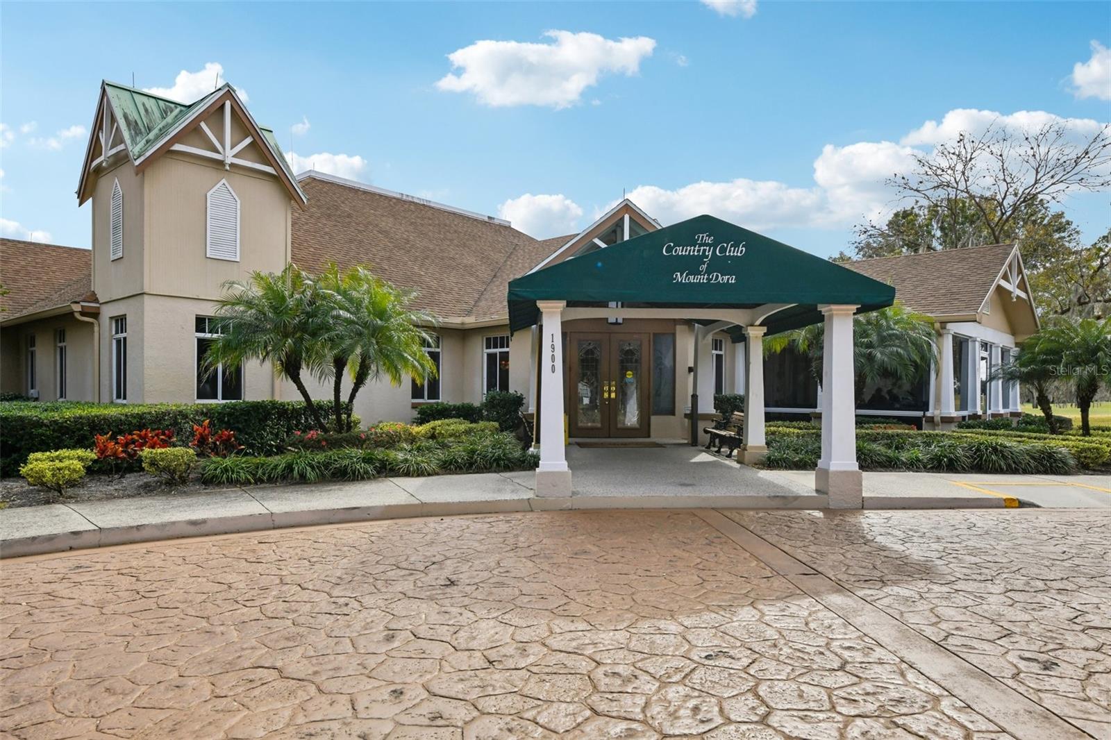 8013 PINE HOLLOW DR, MOUNT DORA, FL, 32757