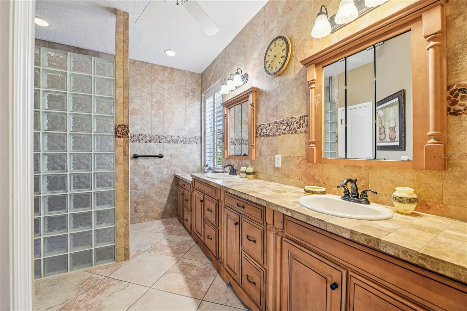 8013 PINE HOLLOW DR, MOUNT DORA, FL, 32757