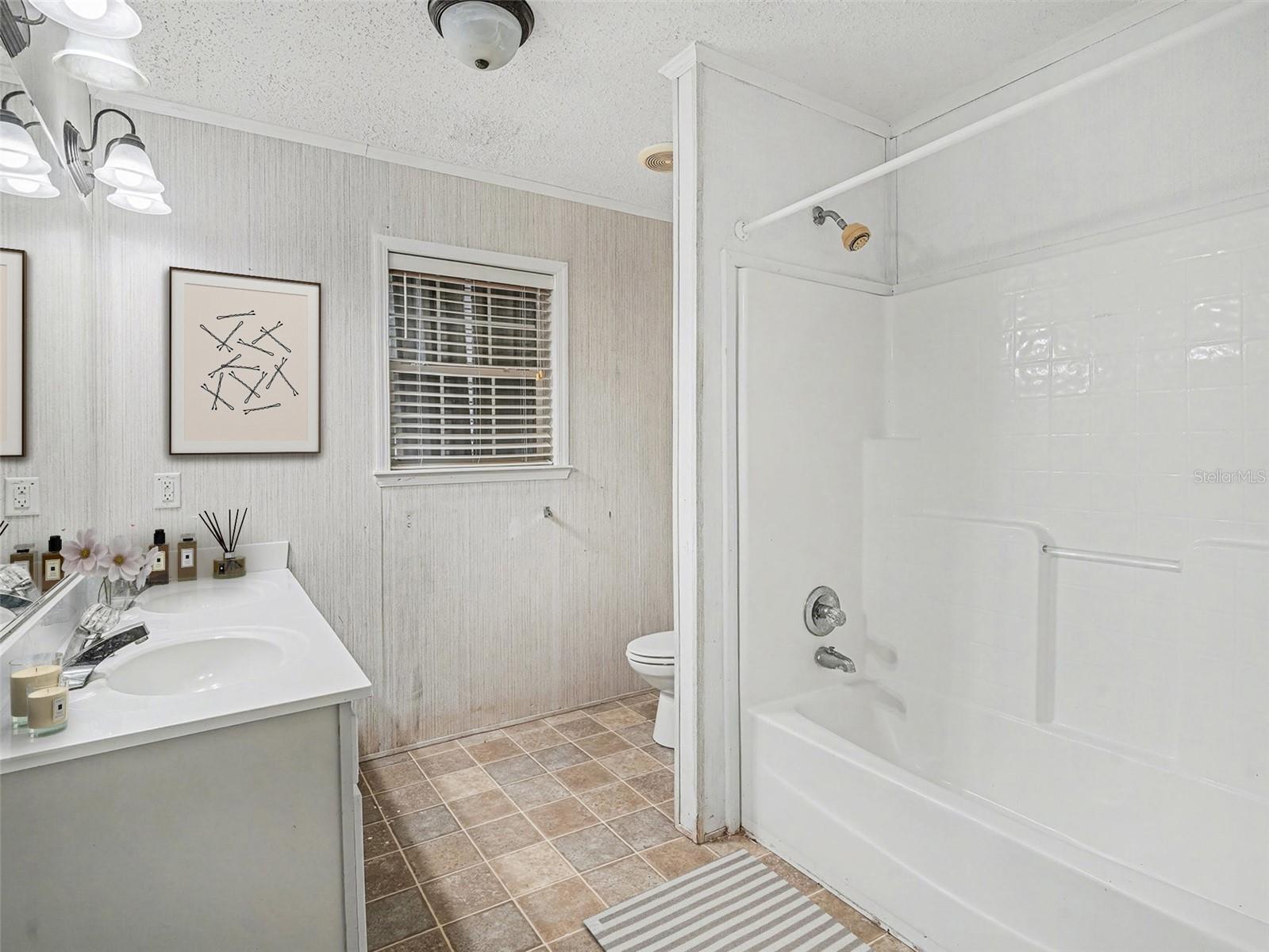 TB8463621 Property Photo