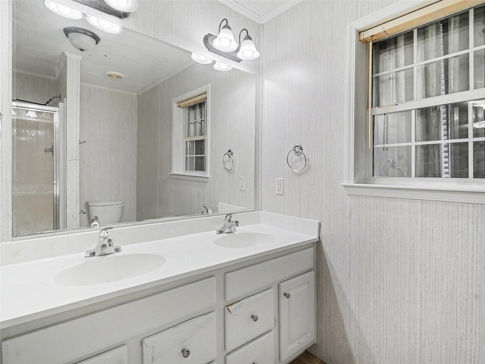 TB8463621 Property Photo