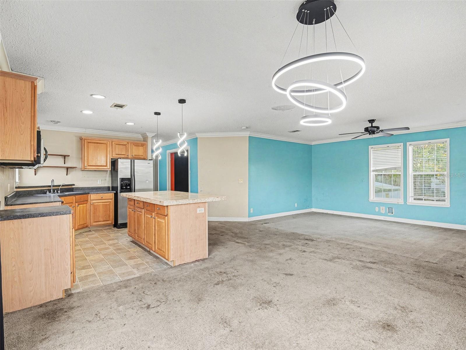 TB8463621 Property Photo