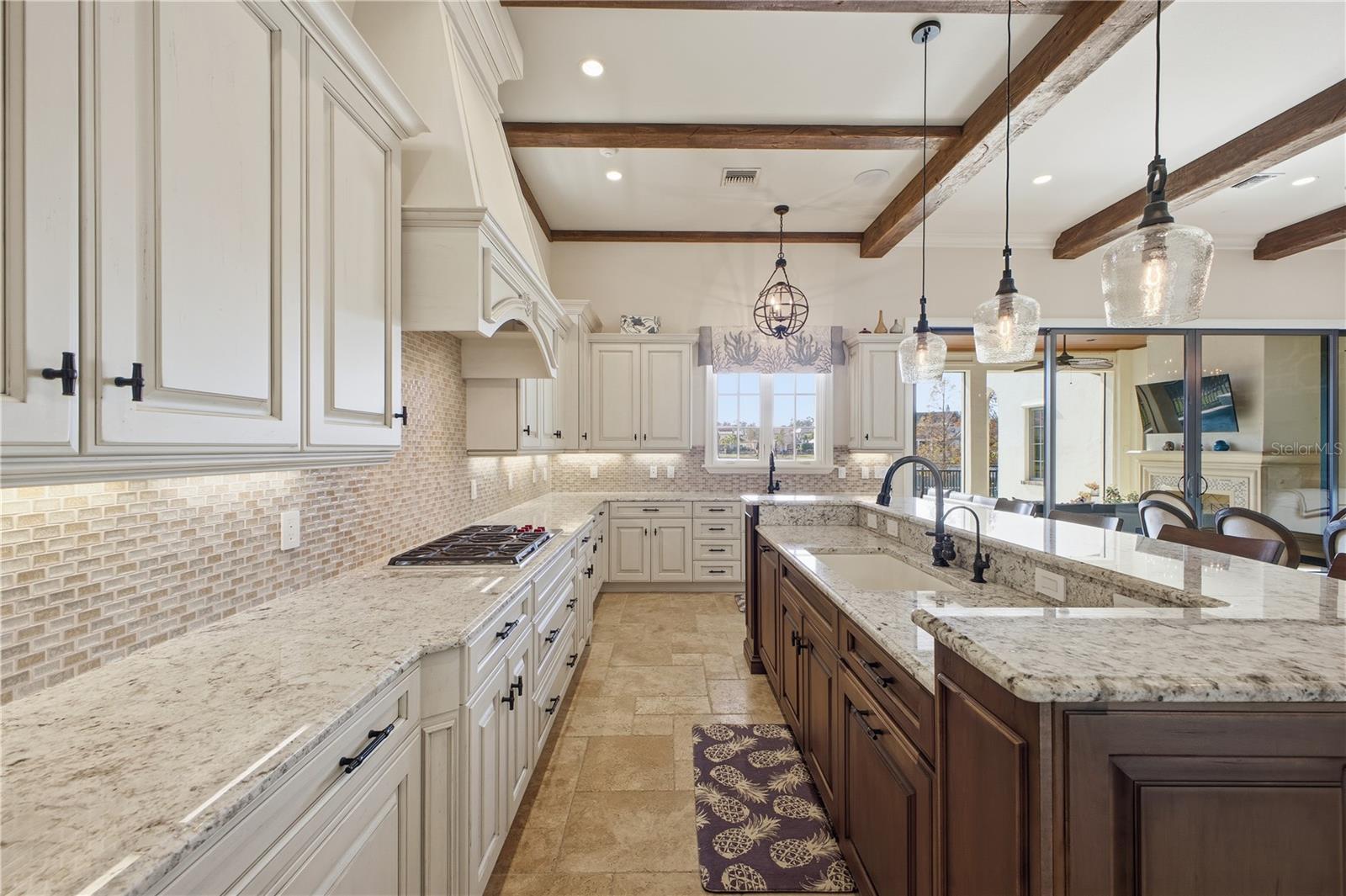 O6373084 Property Photo