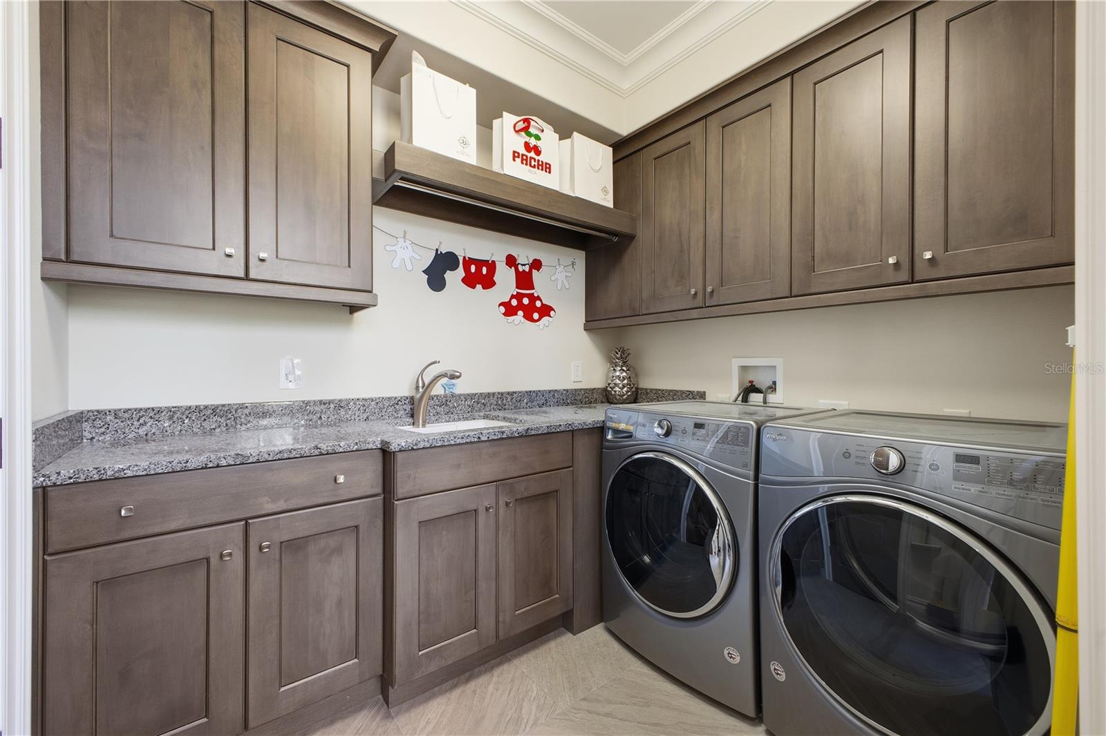 O6373084 Property Photo