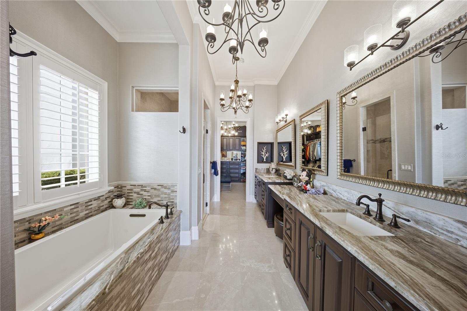 O6373084 Property Photo