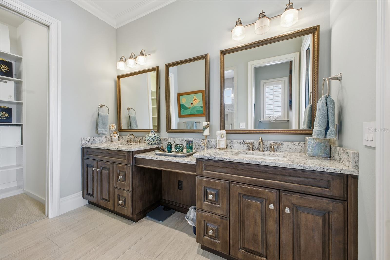 O6373084 Property Photo