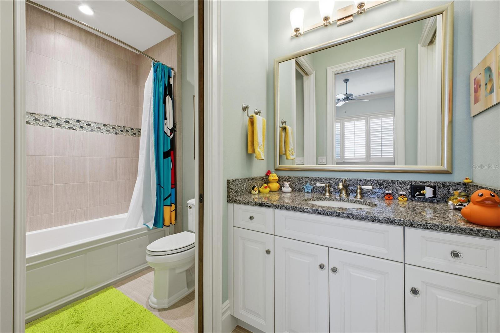 O6373084 Property Photo